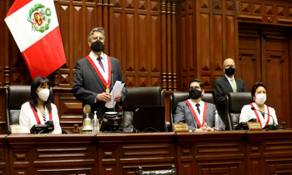 Francisco Sagasti es el nuevo presidente de Perú, el tercero en una semana