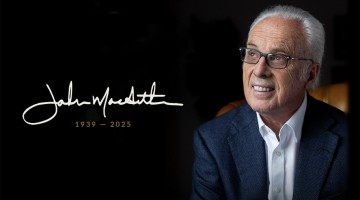 Fallece el pastor John MacArthur
