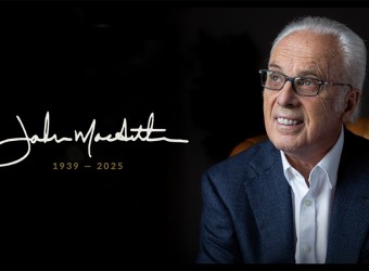 Fallece el pastor John MacArthur